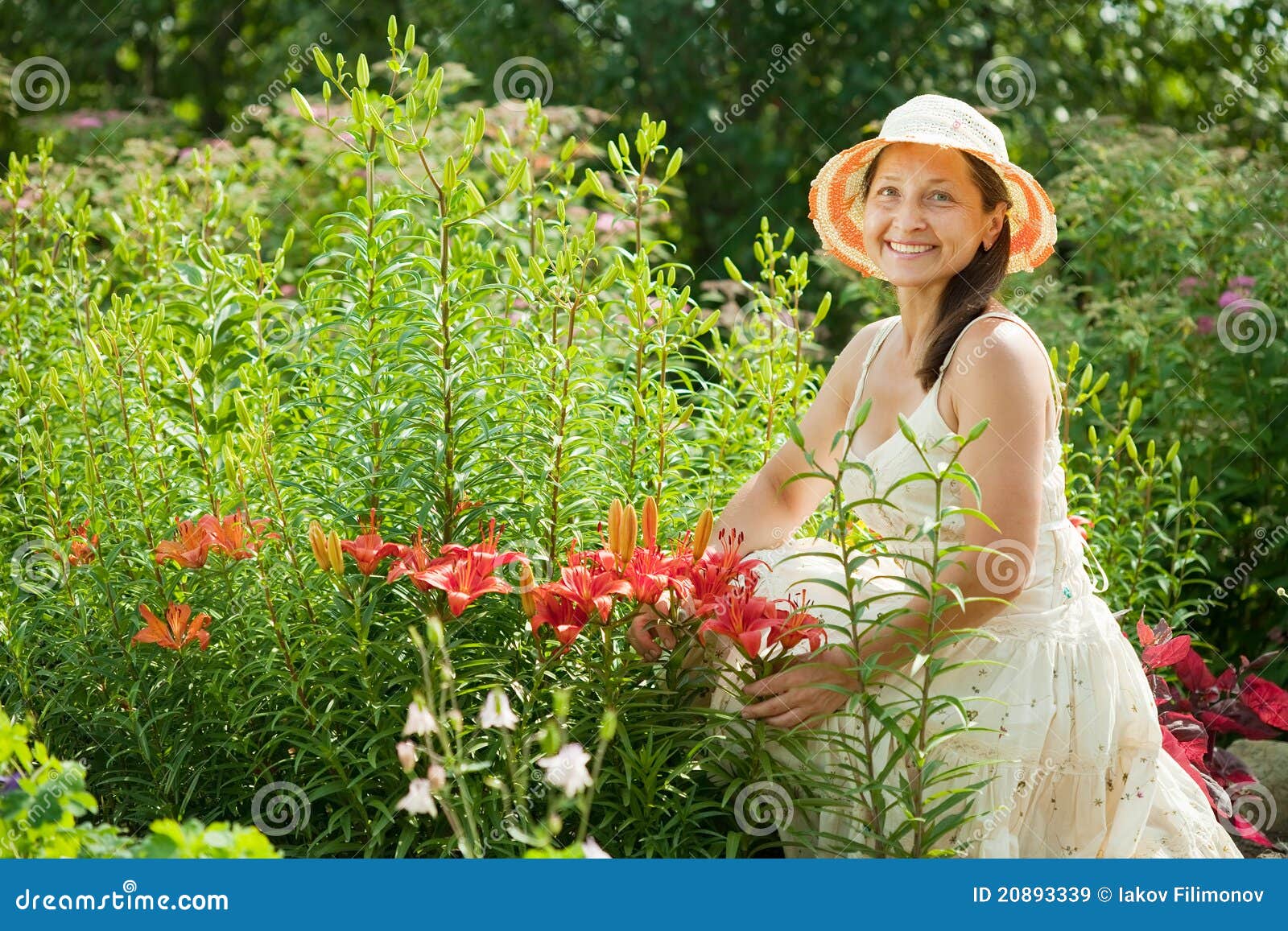 https://thumbs.dreamstime.com/z/happy-woman-lily-plant-20893339.jpg