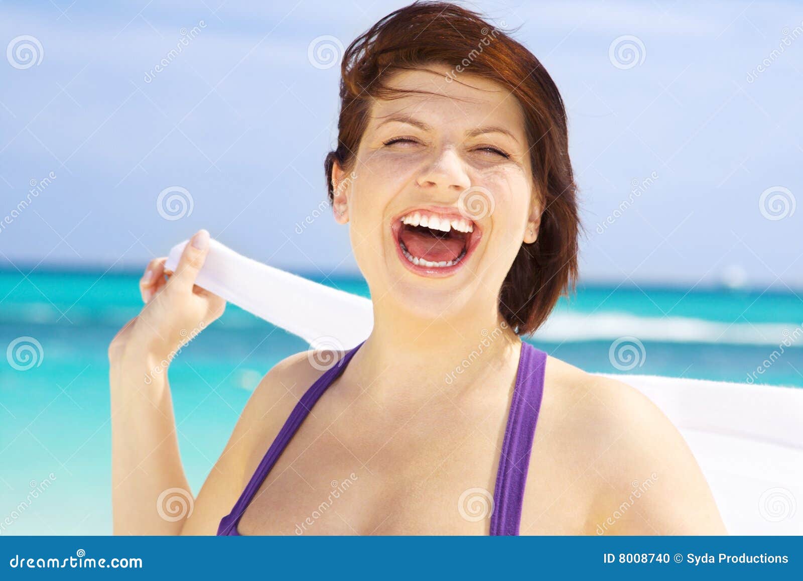 https://thumbs.dreamstime.com/z/happy-woman-white-sarong-8008740.jpg