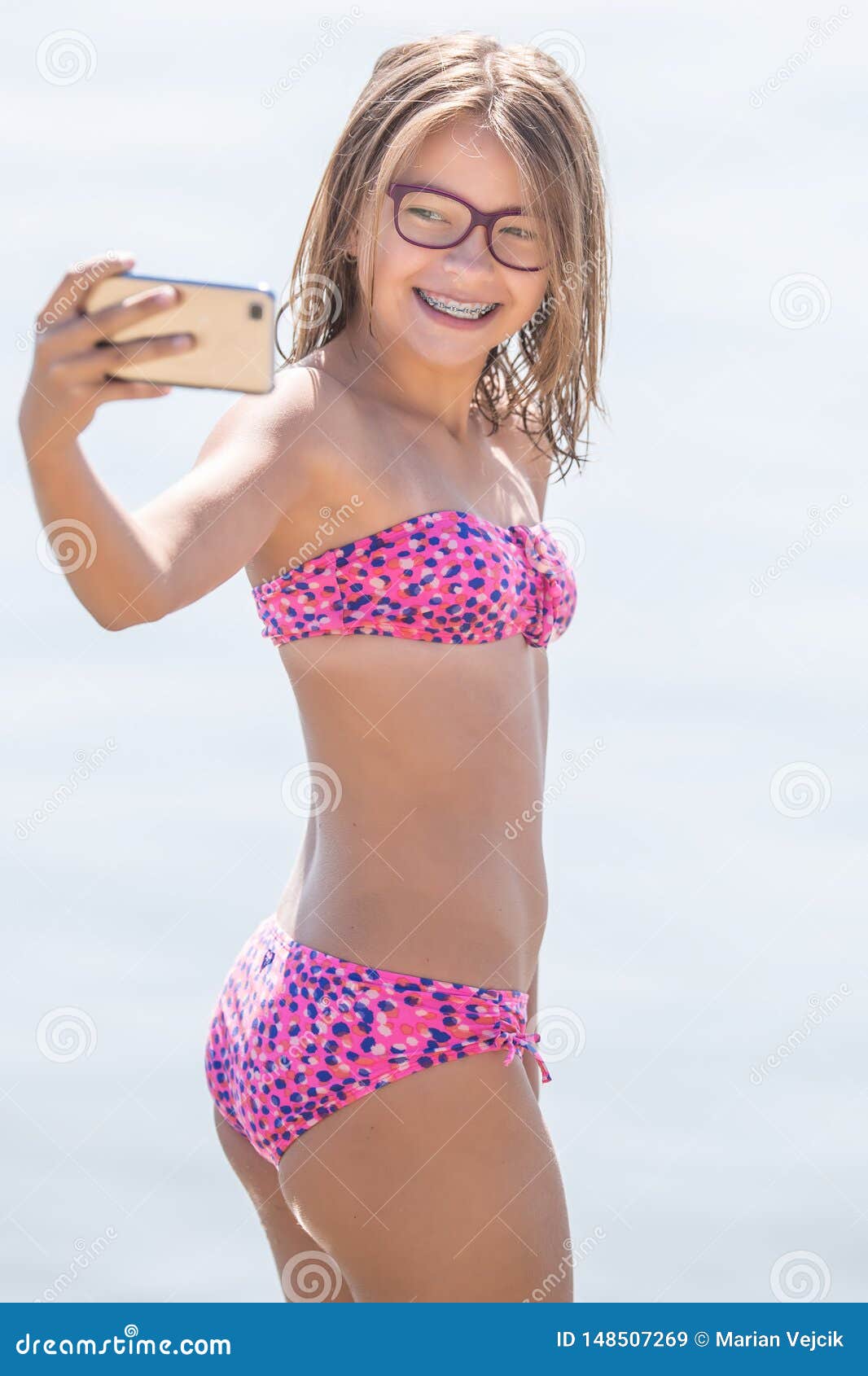 young teen selfie