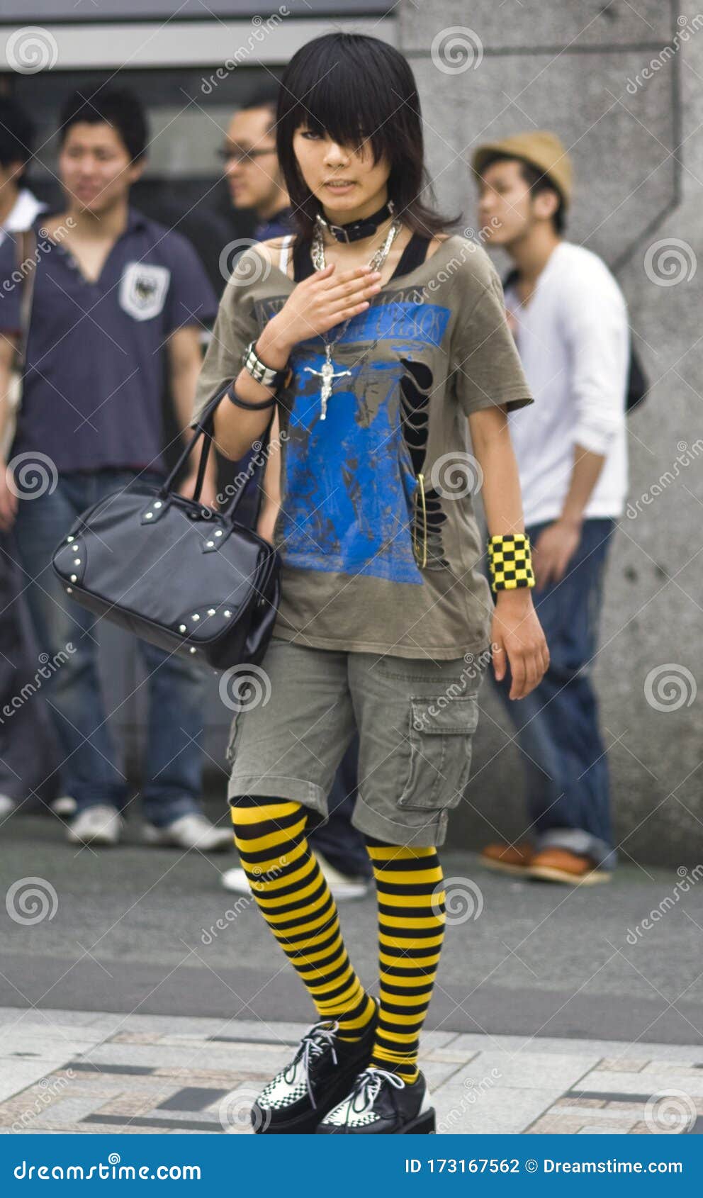 Cool Harajuku Fashion. Stylish Post Punk Teenage Girl. Editorial  Photography - Image of hand, harajuku: 173167562