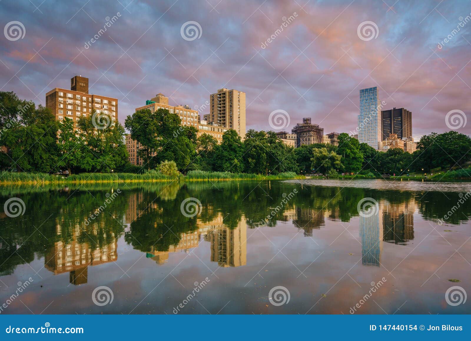 Harlem Meer at Sunset, in Central Park, Manhattan, New York City Stock ...