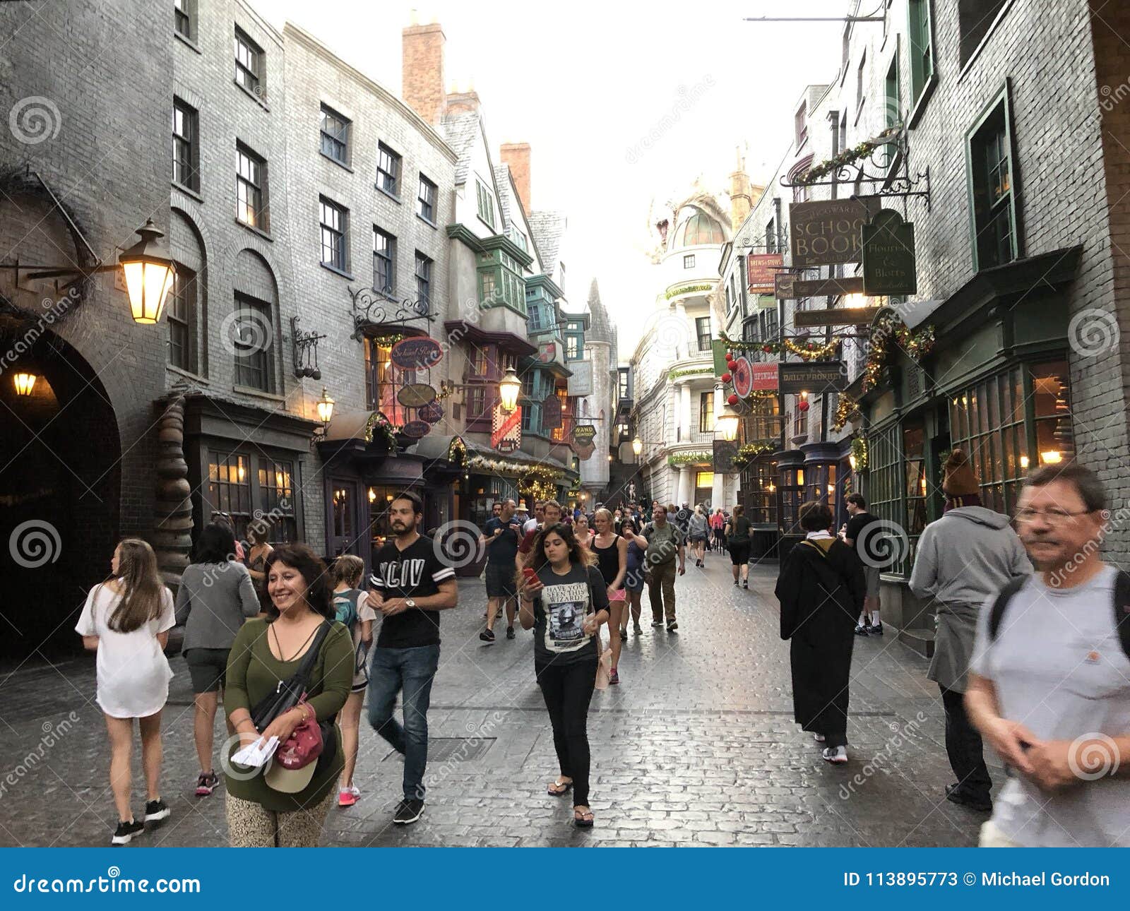 Harry Potter and the Forbidden Journey Editorial Stock Image - Image of  destination, entertainment: 113895604