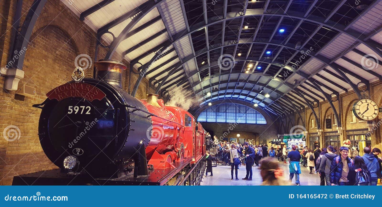 Harry Potter Warner Brothers Studio Tour Editorial Photography - Image of  platform, book: 164165472