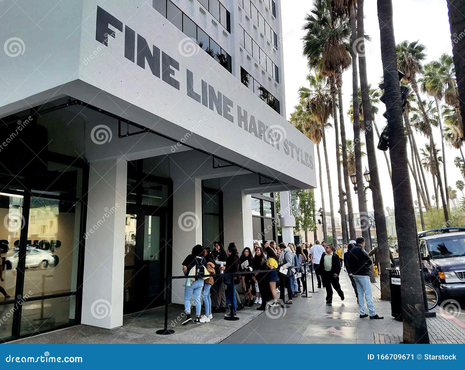 Harry Styles Pop-up Store in Hollywood Editorial Photo - Image of fans,  attractive: 166709671