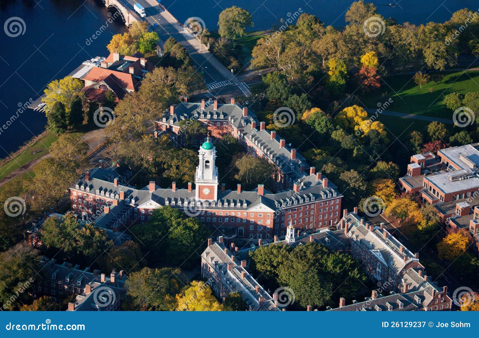 where is harvard university located