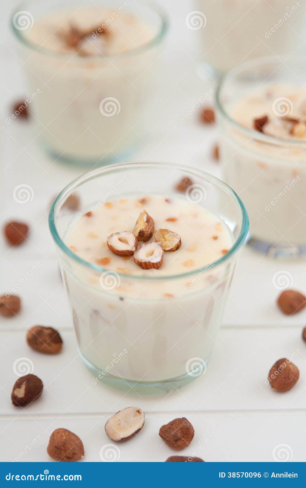 Haselnuss-Pudding stockfoto. Bild von essen, köstlich - 38570096