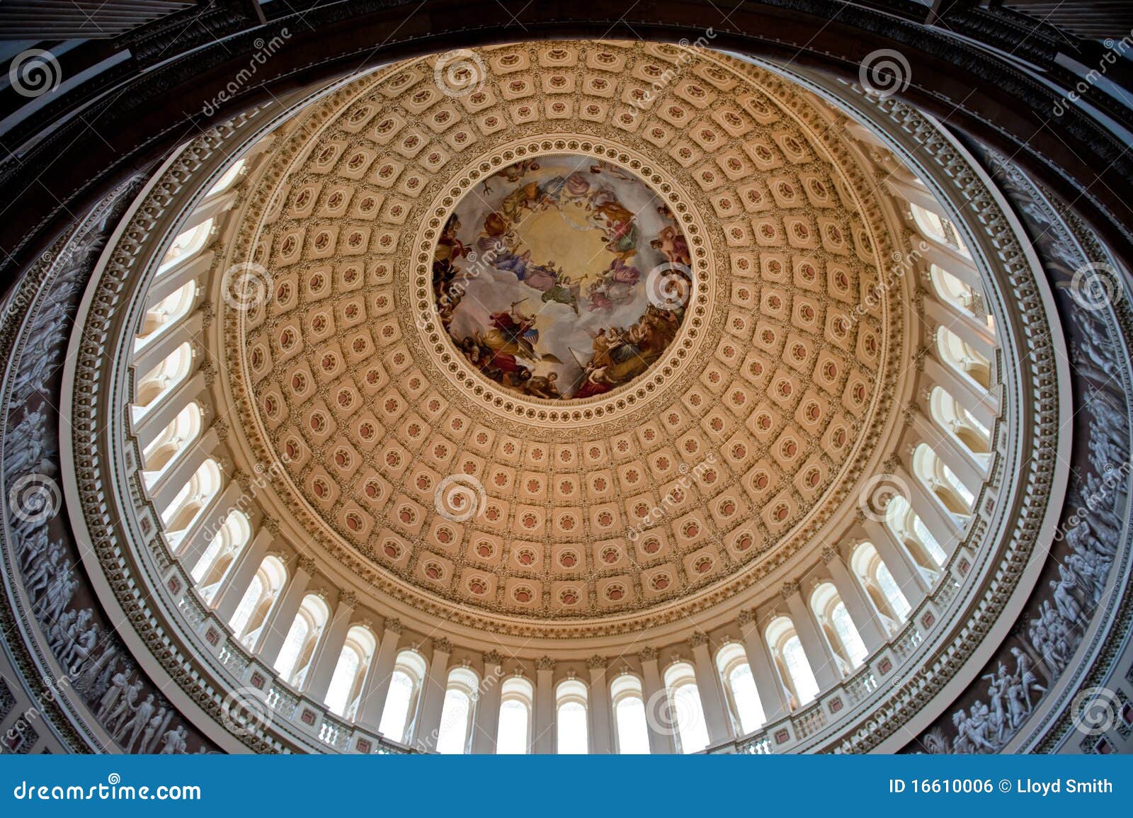 Haupthaube Washington, Gleichstrom. Eindeutige Perspektive des Haupthaubeanstriches von unterhalb