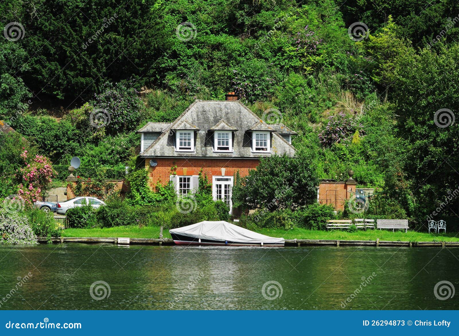 Haus Auf Dem Fluss Themse In England Stockbild - Bild von ...