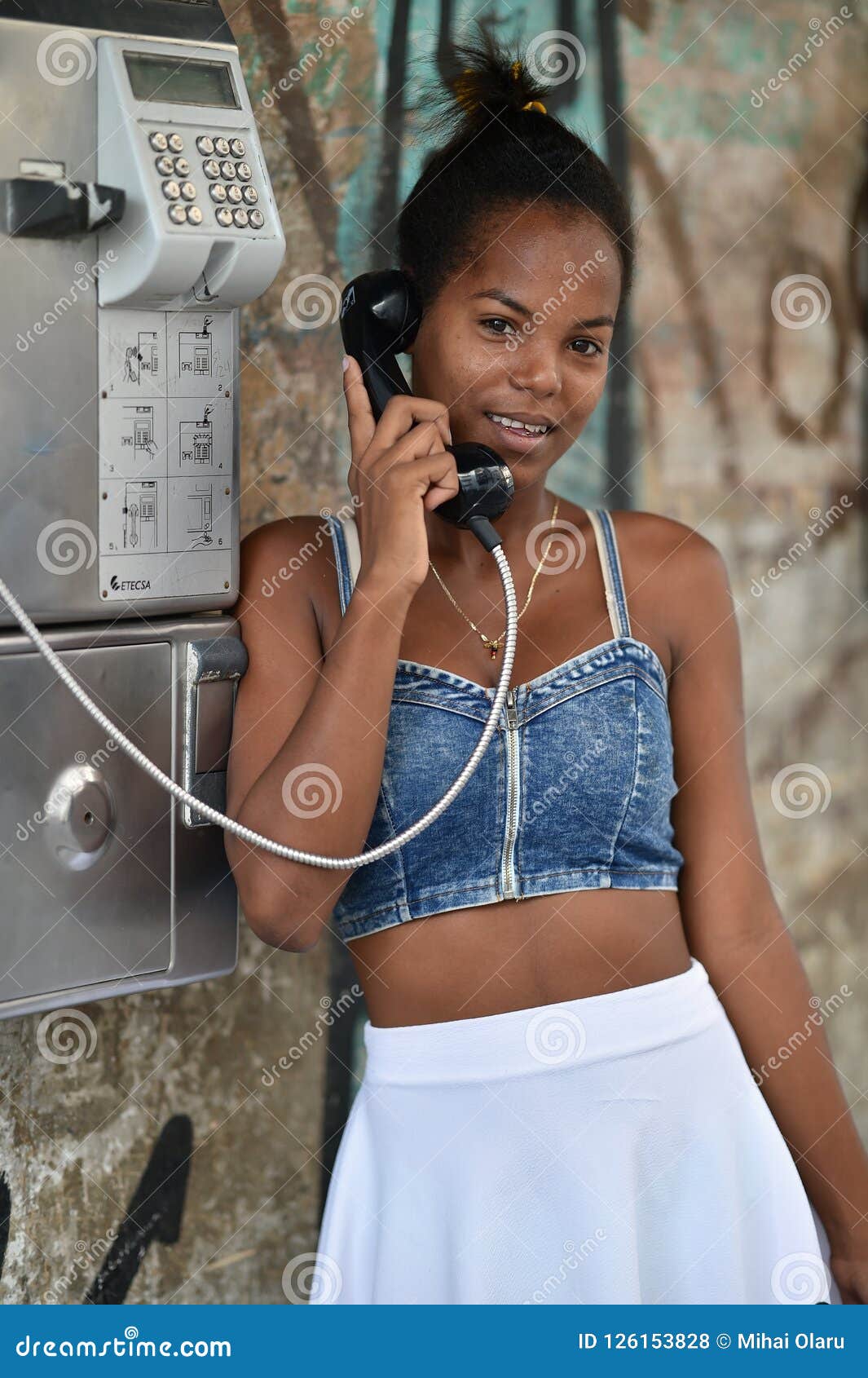 Havana Cuba August Th Beauty Cuban Girls Speaking Over The Public Phone Editorial