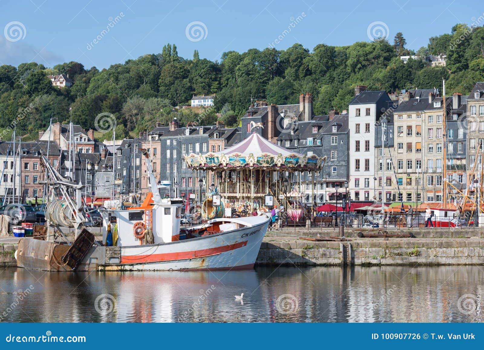 Haven Historische Stad Honfleur Met De Visserij Van Schepen in ...