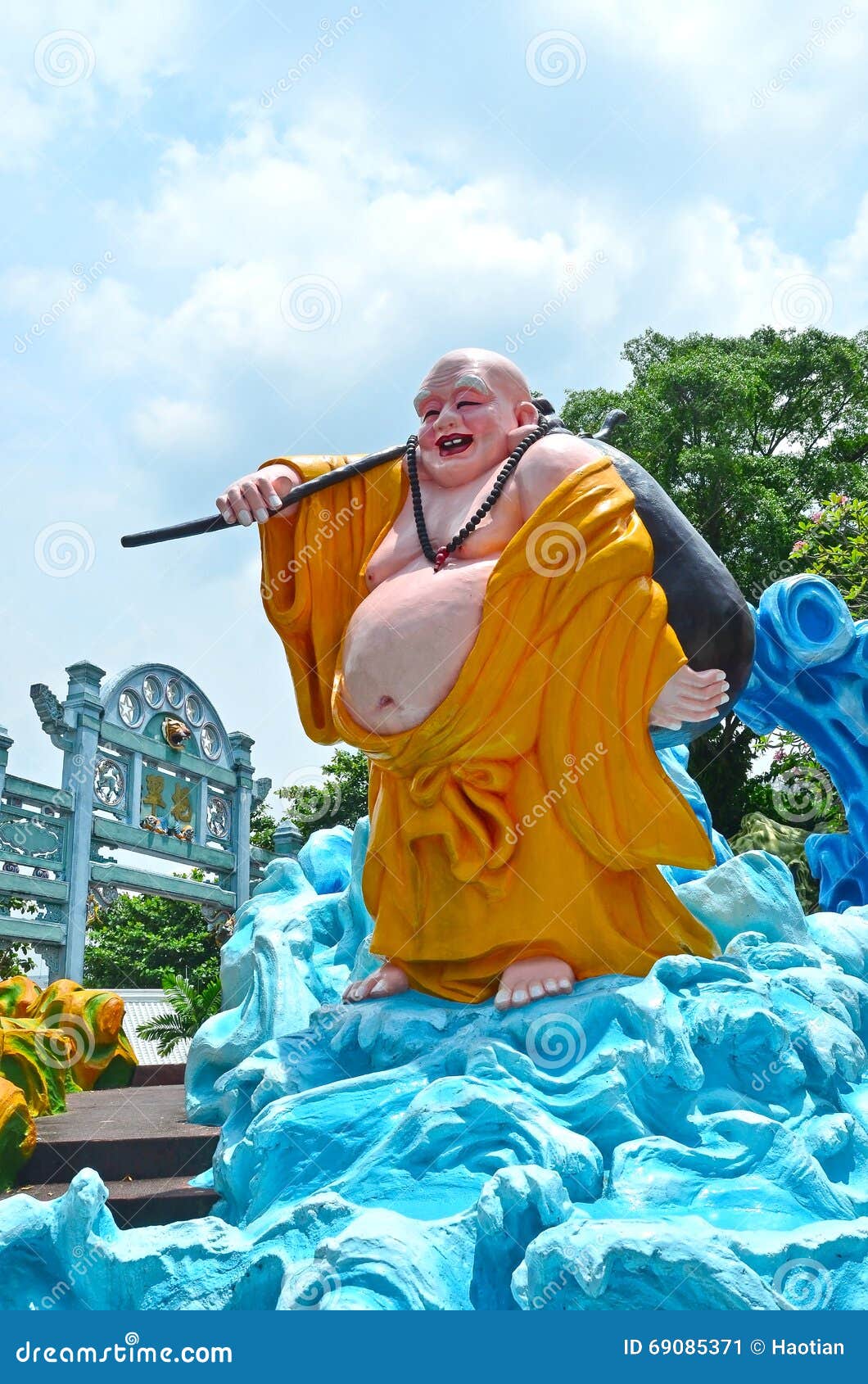 haw par villa: maitreya buddha