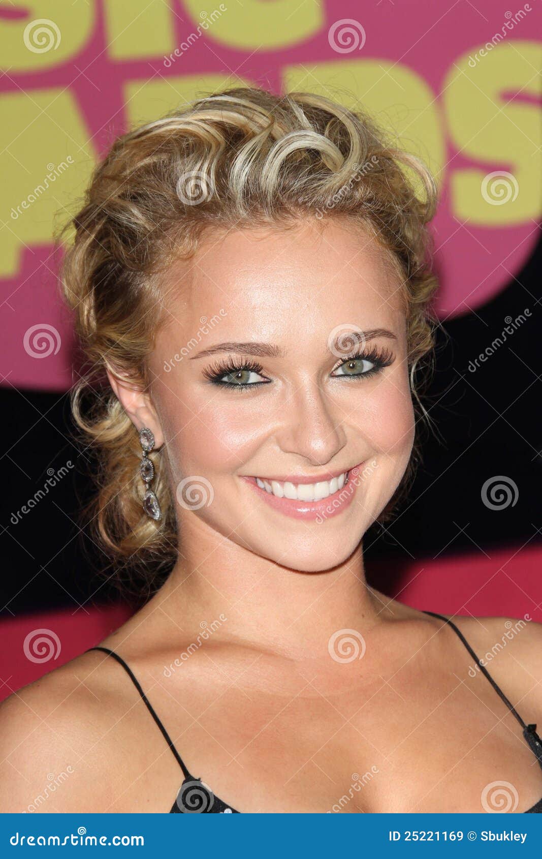 Hayden Panettiere at the 2012 CMT Music Awards, Bridgestone Arena