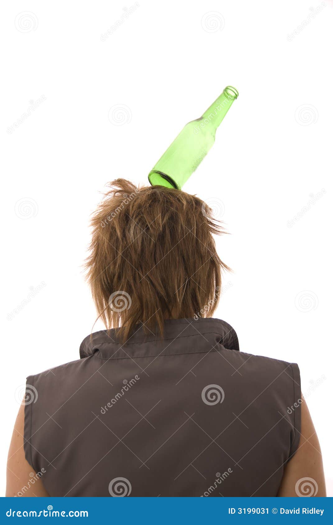 Head for drink stock image. Image of woman, fallind, lager 3199031