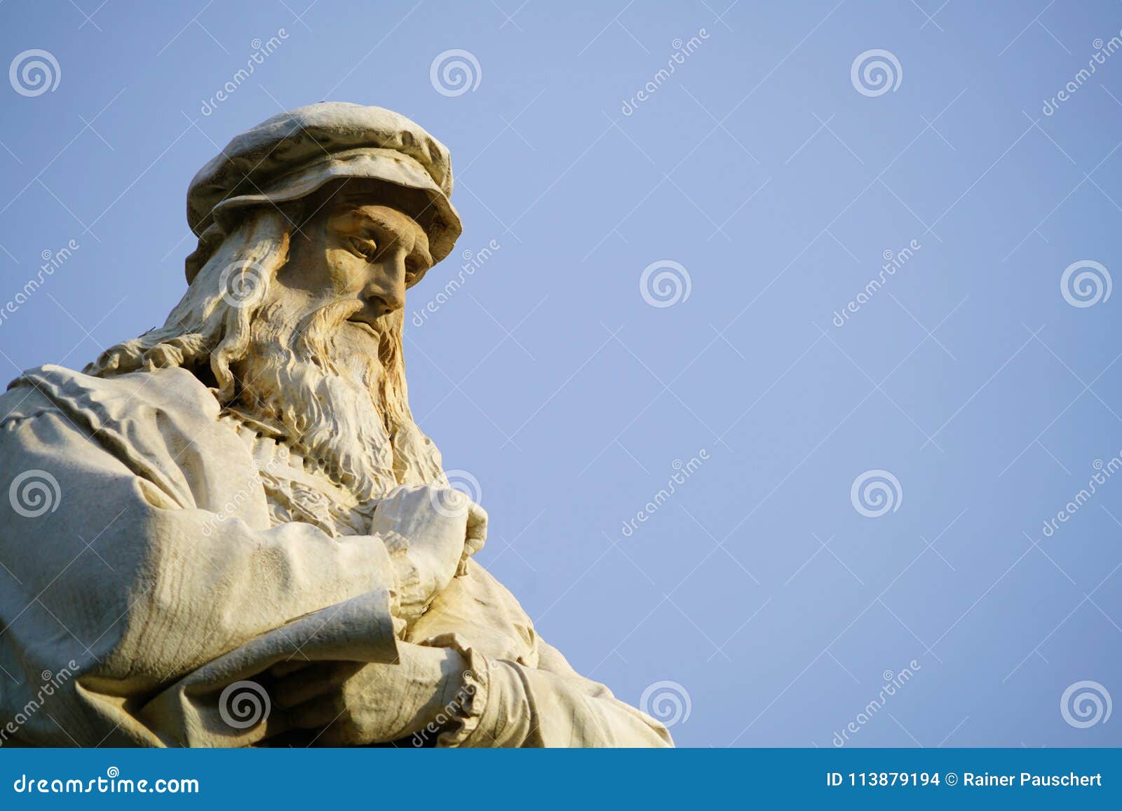 head of the leonardo da vinci statue in milan