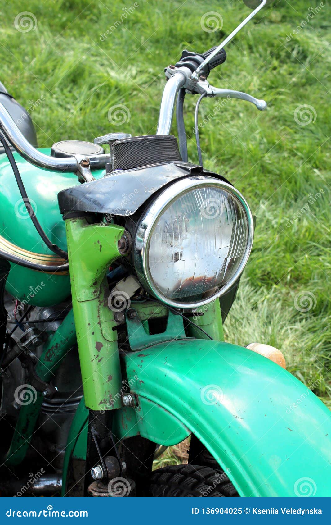 Headlight of a vintage car stock image. Image of lamp - 136904025