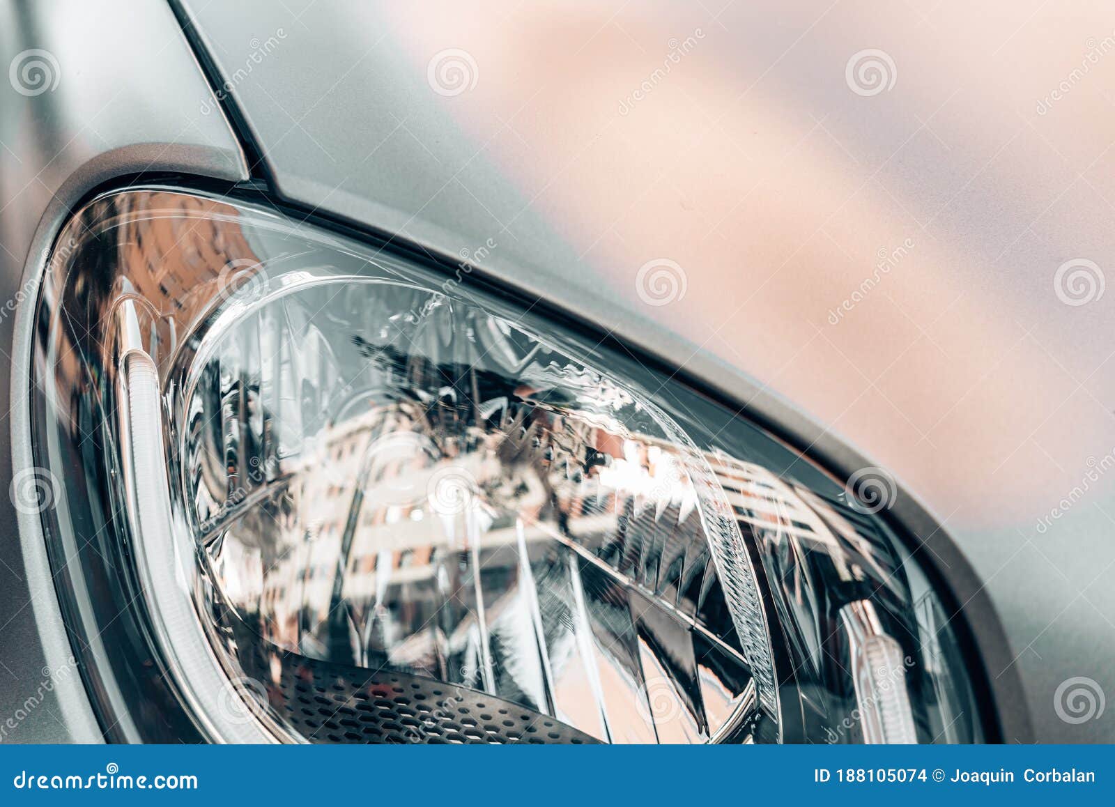 Headlights of a Generic Car without Daylight, with Plastic Glass Stock