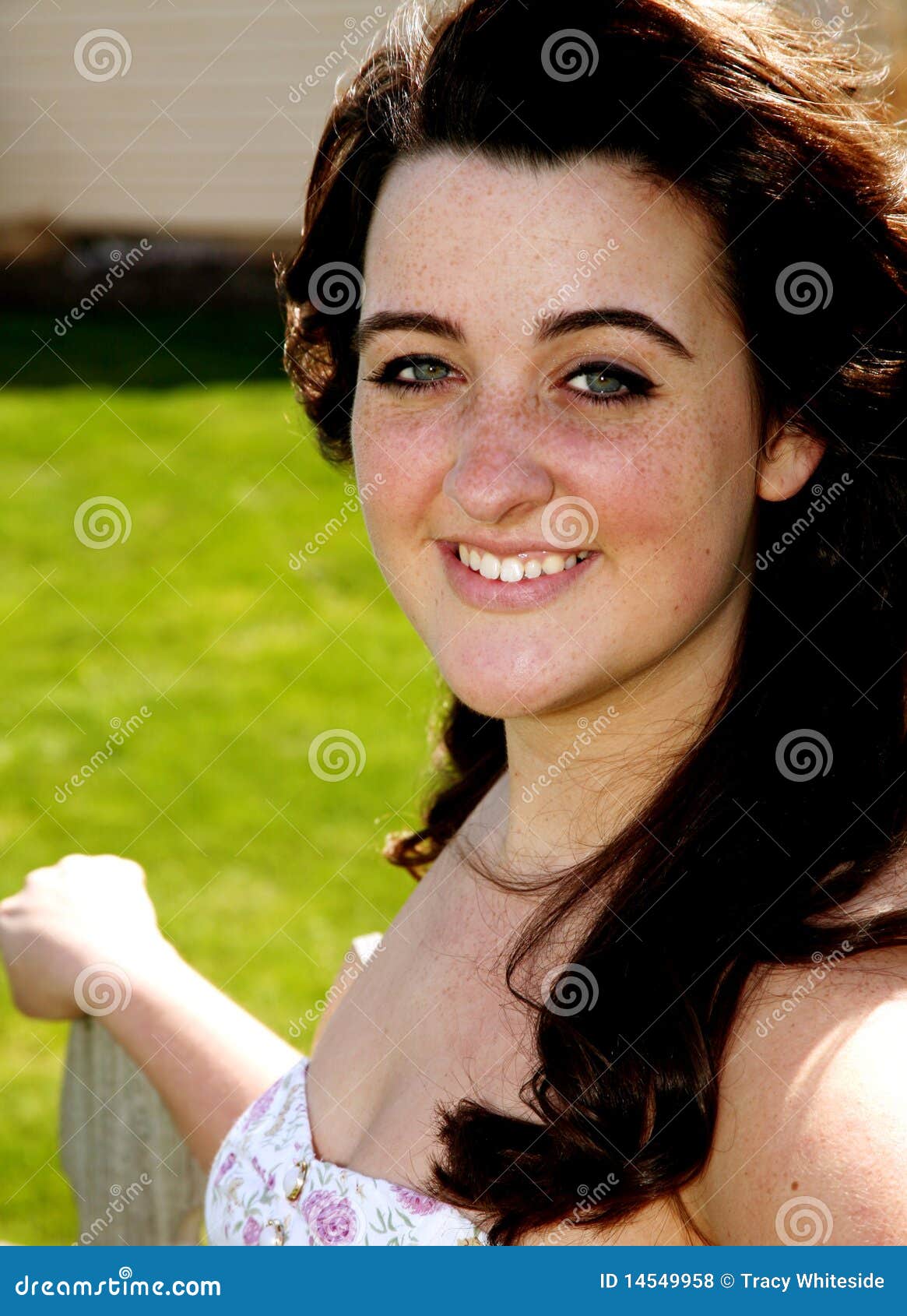 Headshot Of Pretty Brunette Teen Girl Stock Photo Ima