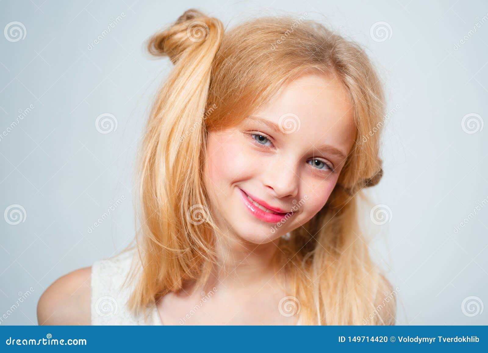 1. "Teenage girl with long blonde hair" - wide 3