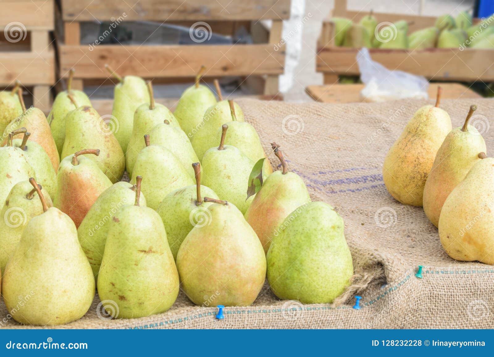 Summer Farmers' Market Pick: Bartlett Pears