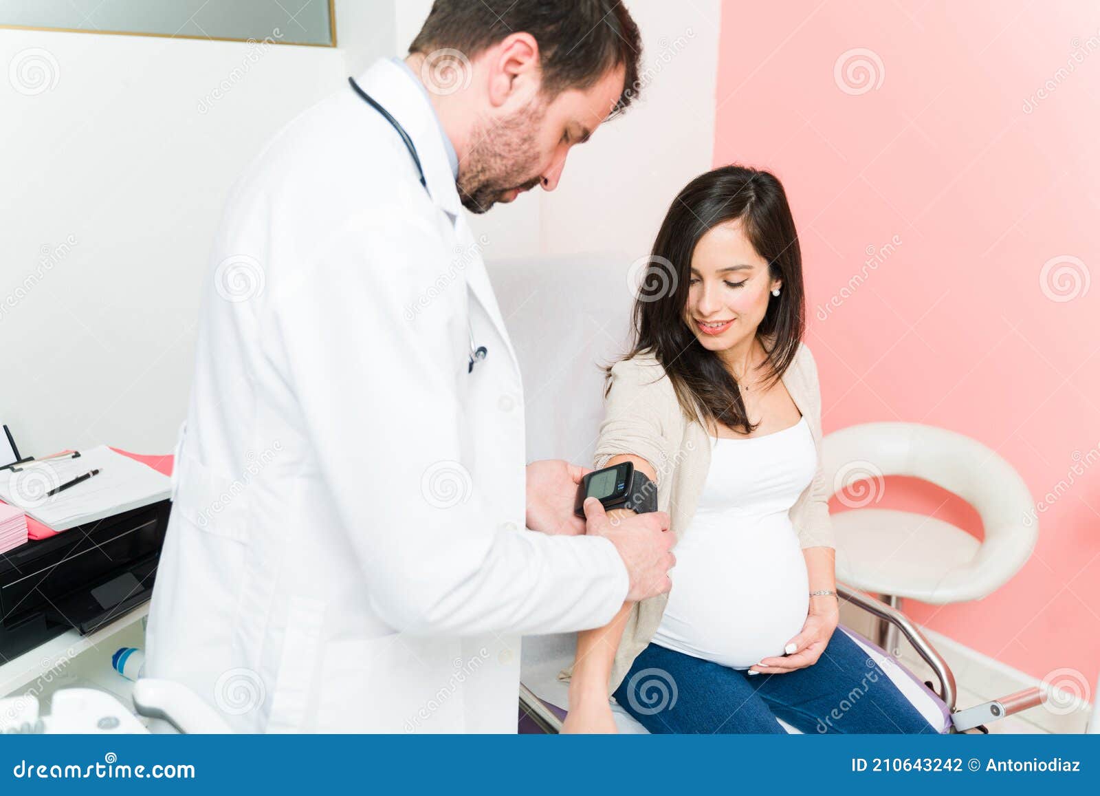 pregnant visit to obgyn