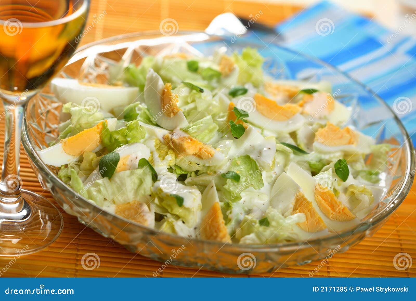 Healthy salad with eggs stock illustration. Illustration of healthy