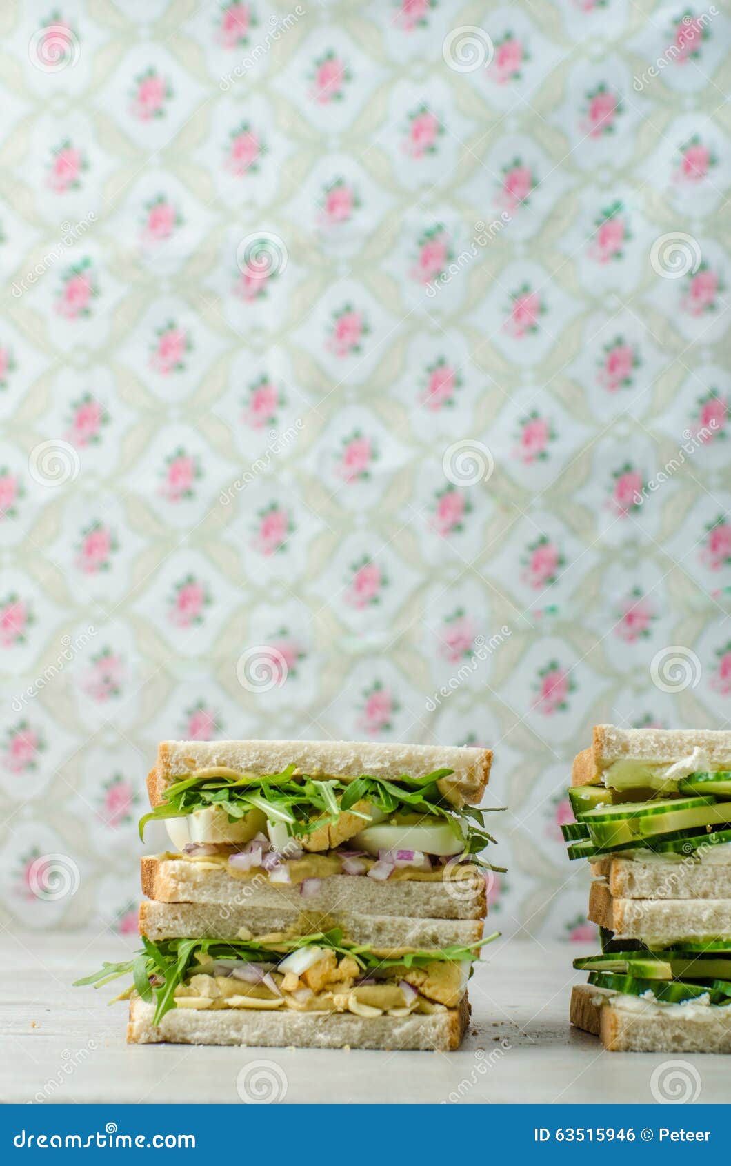 healthy vegetarian sandwich