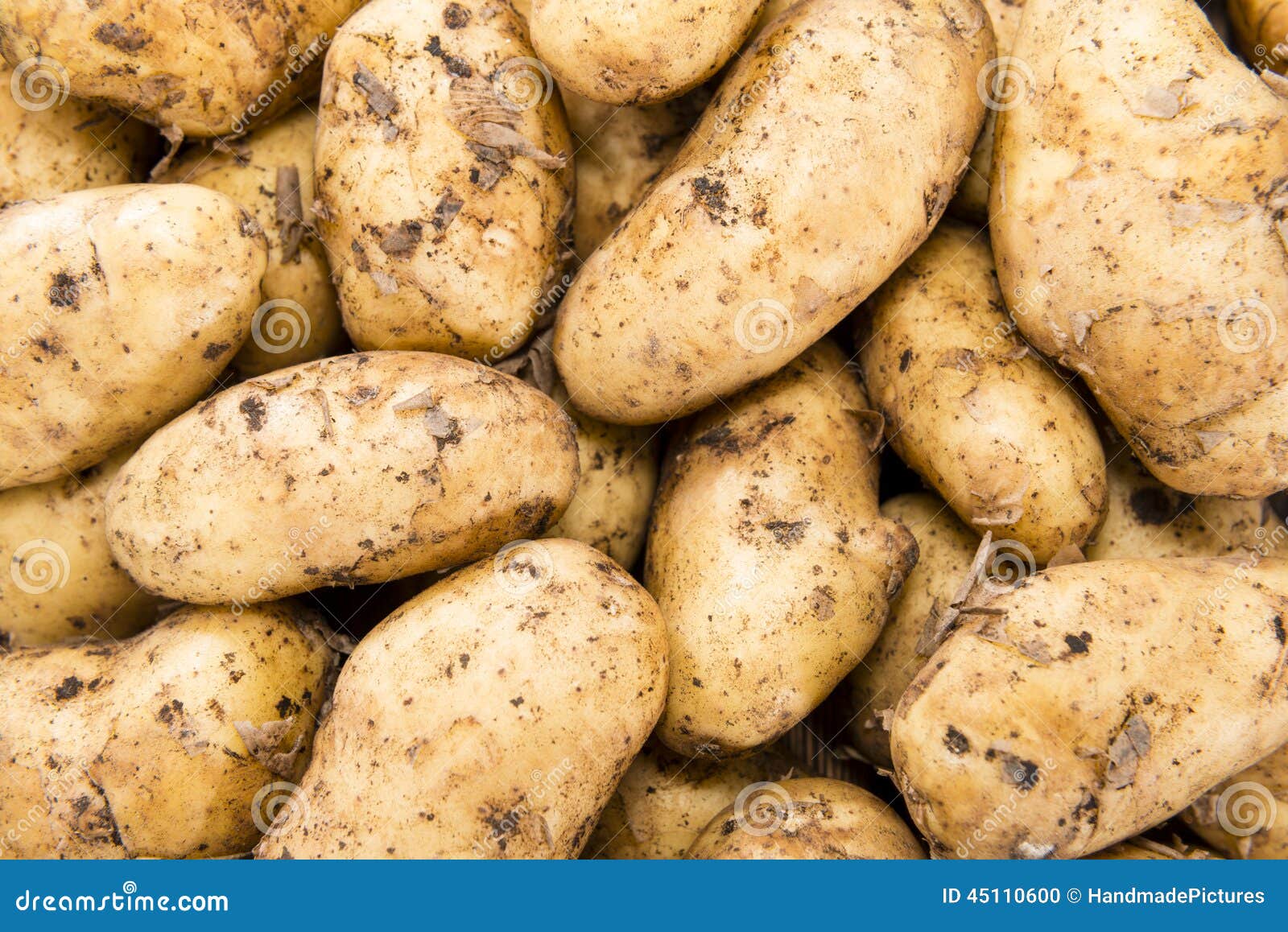 heap of freh potatoes