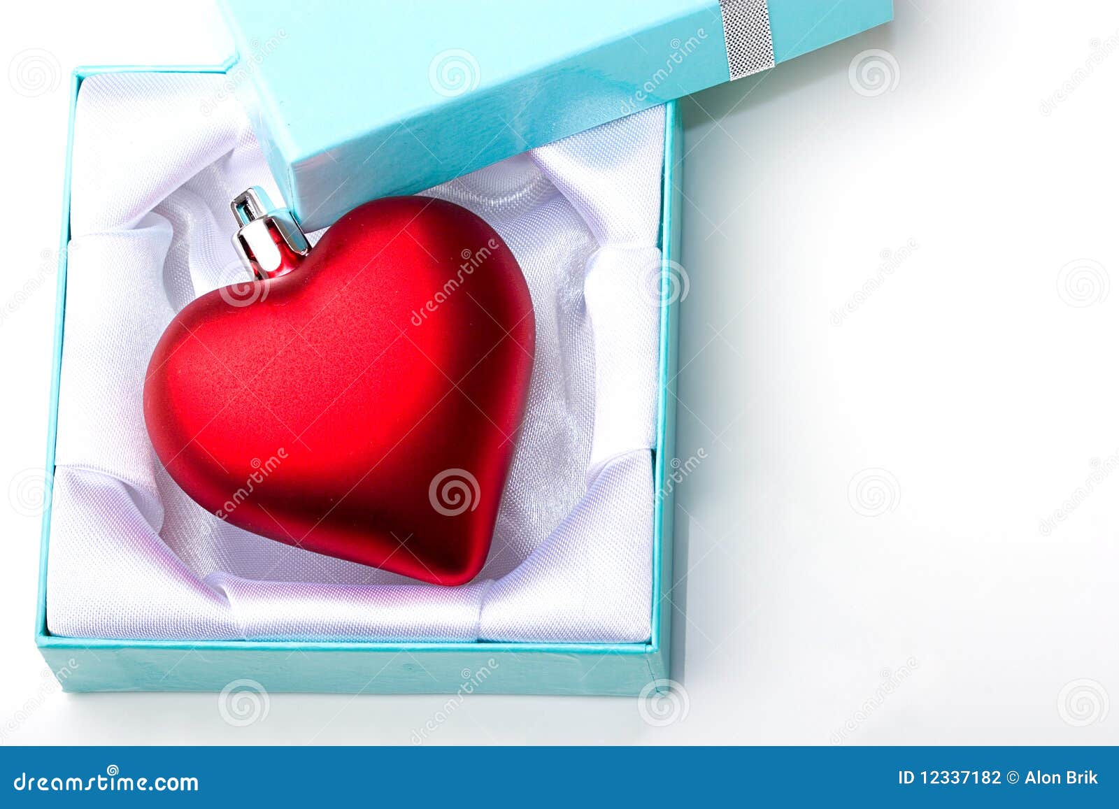 Jewelry Valentines Day Images – Browse 167,927 Stock Photos