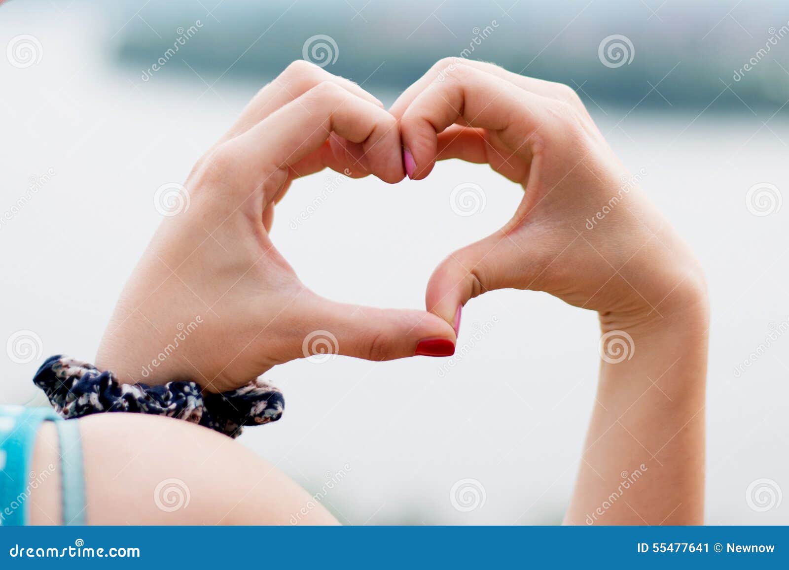 Premium Photo | Groom and bride coordinate their hand together for create heart  shape with the clear sky