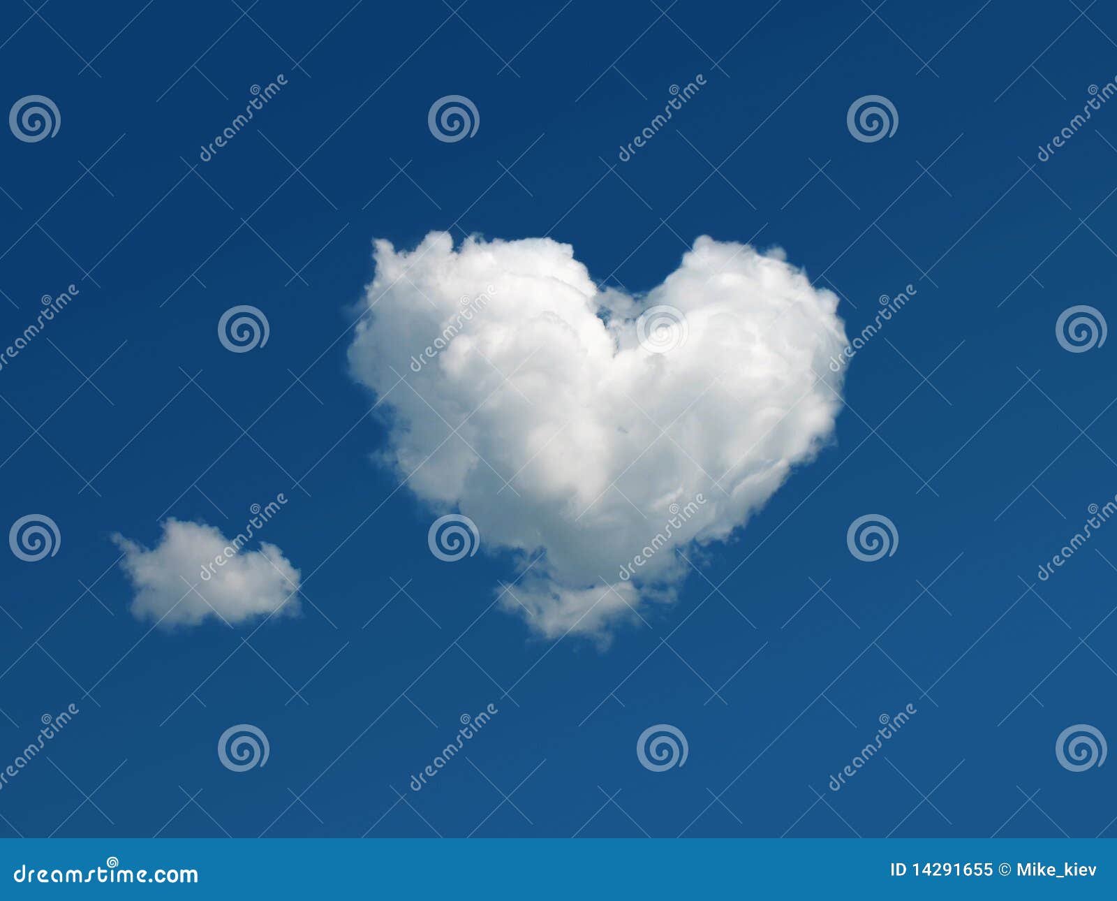 heart d cloud in the sky