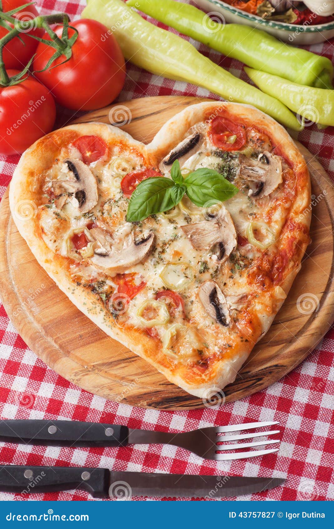 heart d funghi pizza
