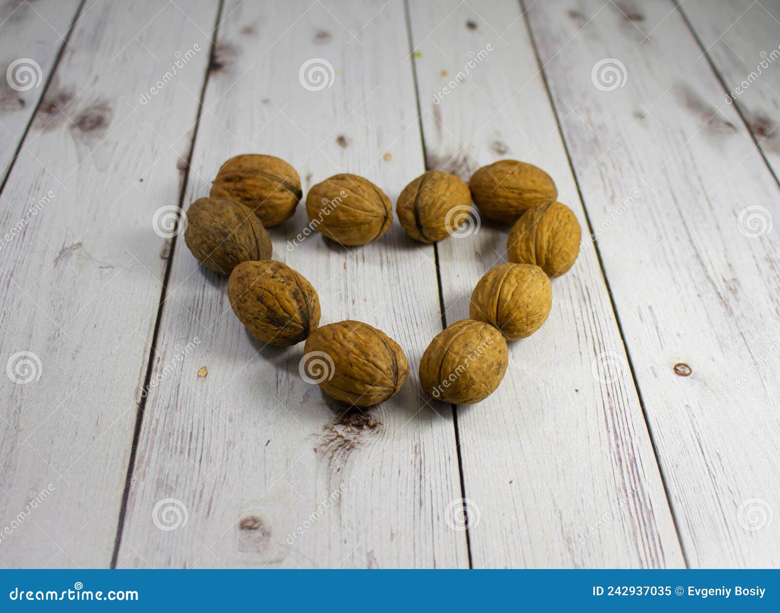 Heart shaped walnuts stock image. Image of eating, heart 242937035
