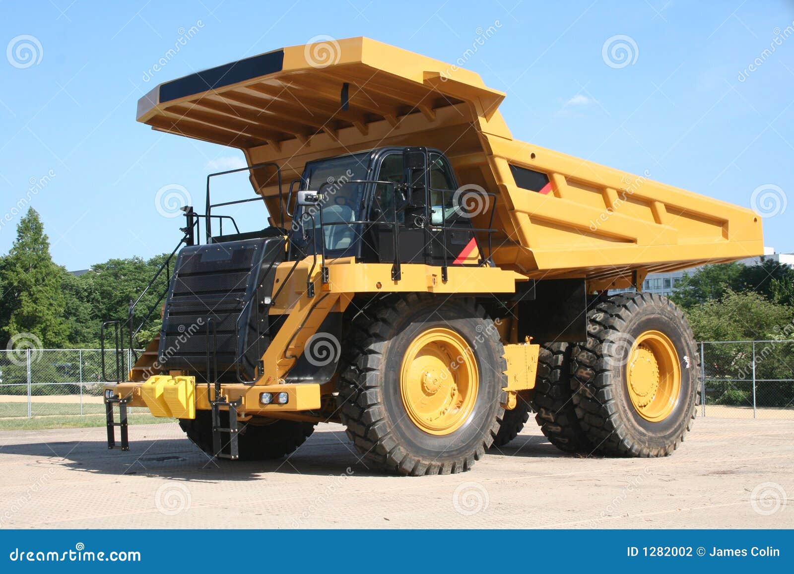 Heavy Duty Dump Truck Stock Photography  Image: 1282002