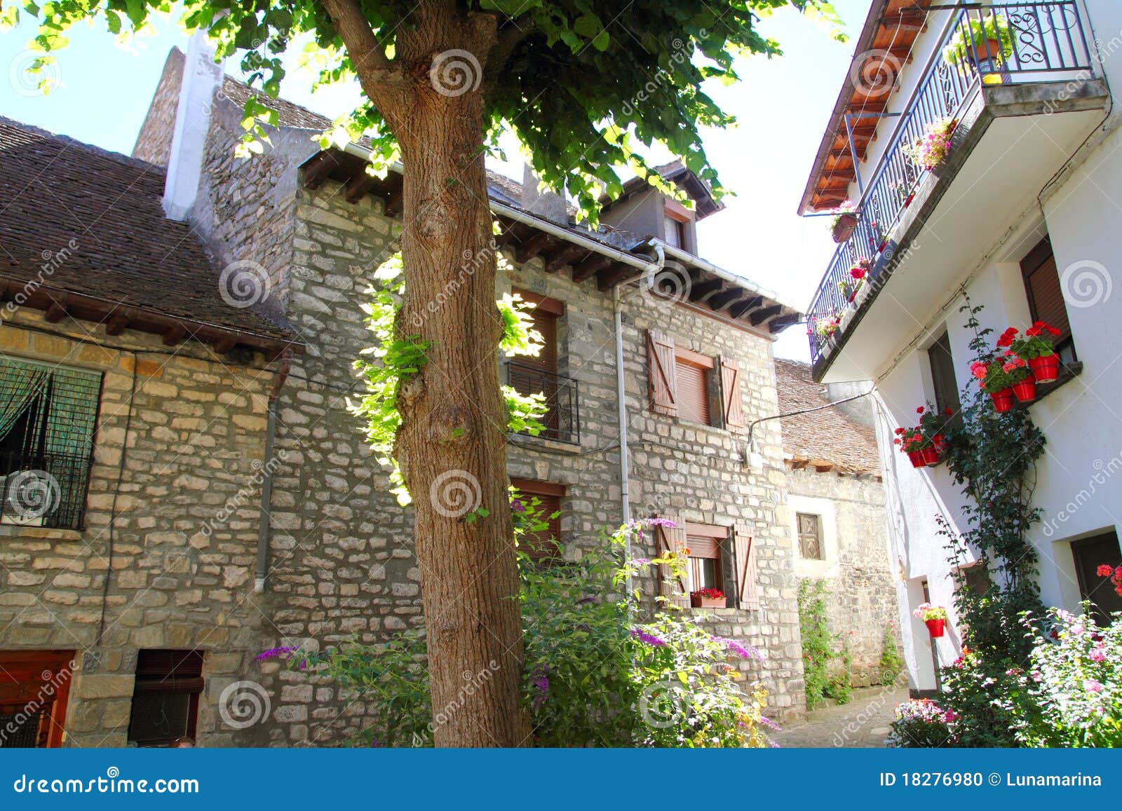 hecho village pyrenees aragon huesca spain