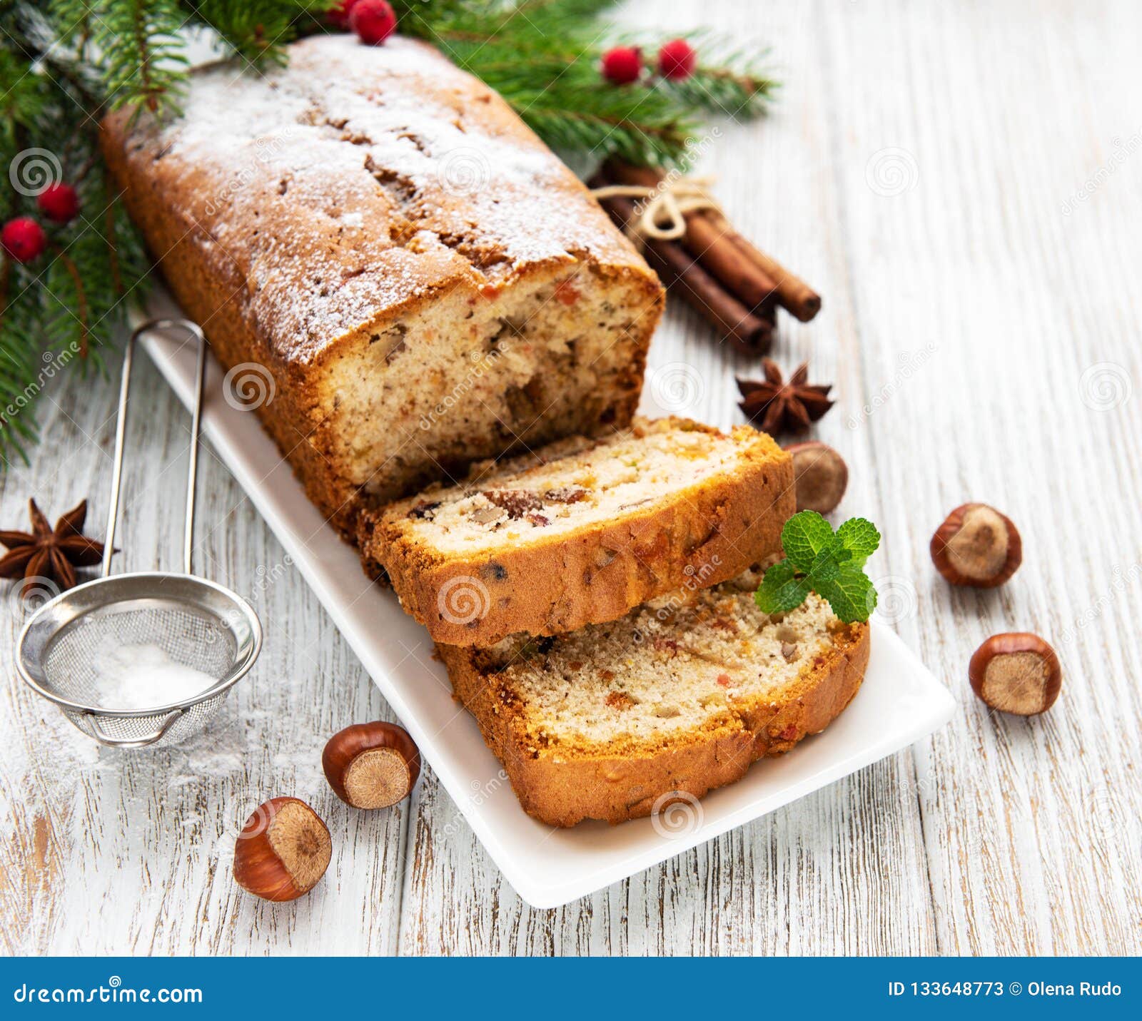 Hechos En Casa Tradicionales Stollen Imagen de archivo Imagen de