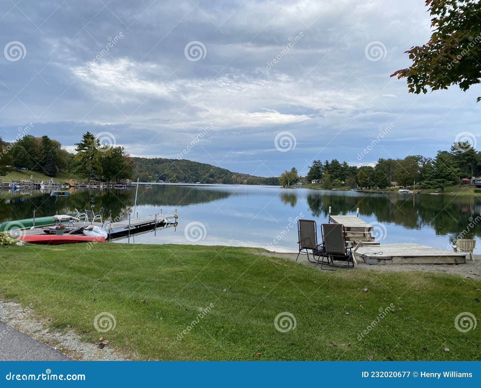 Hedges Lake in late August stock image. Image of hedges 232020677