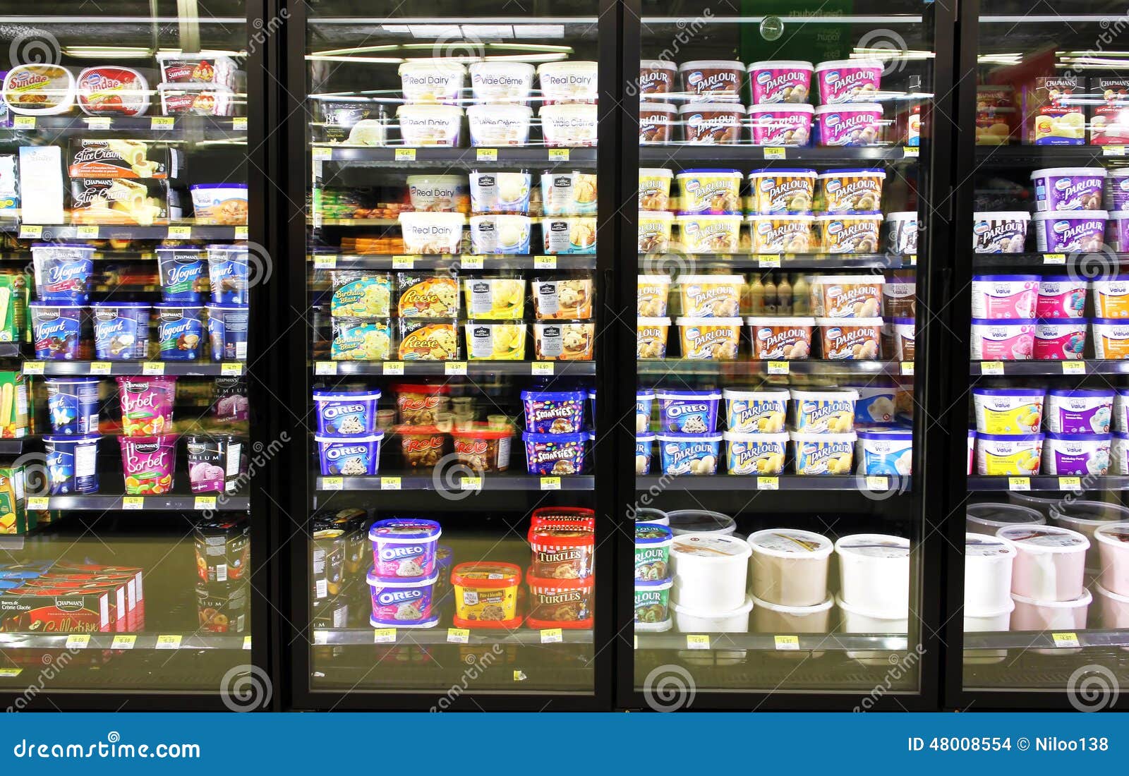 Helado en supermercado imagen de archivo editorial. Imagen de fresco