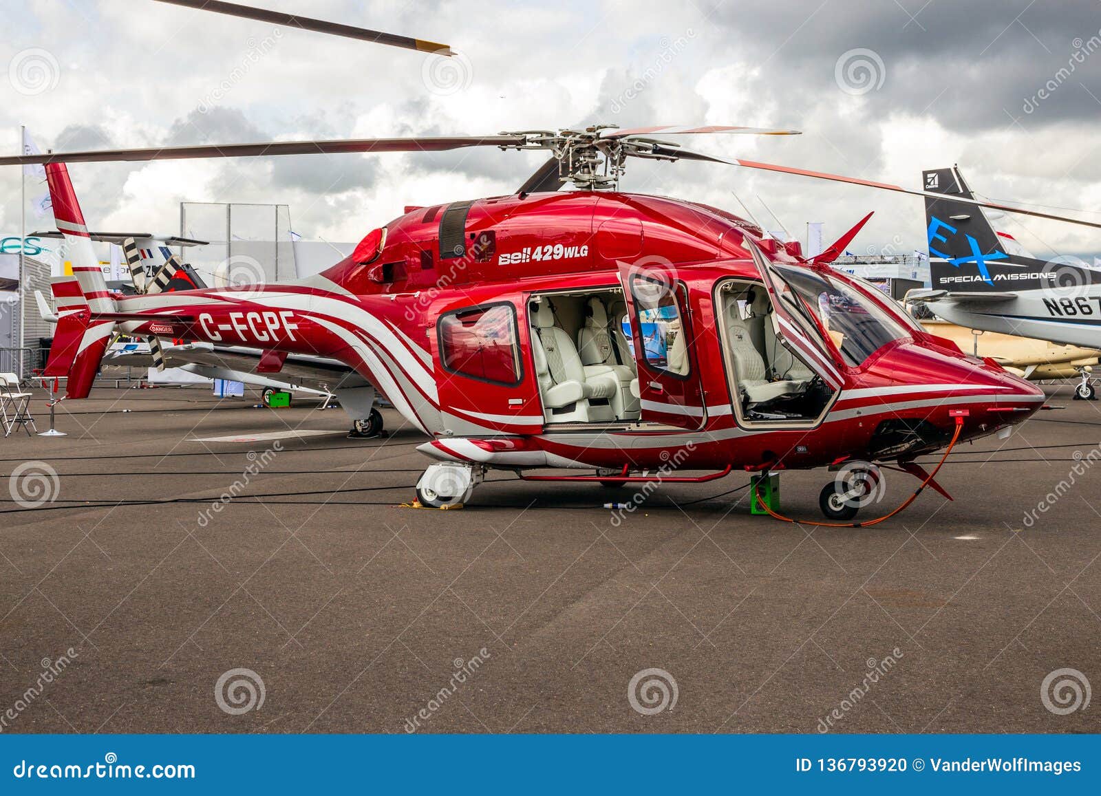 Helicóptero Bell 429 GIGANTE elétrico 