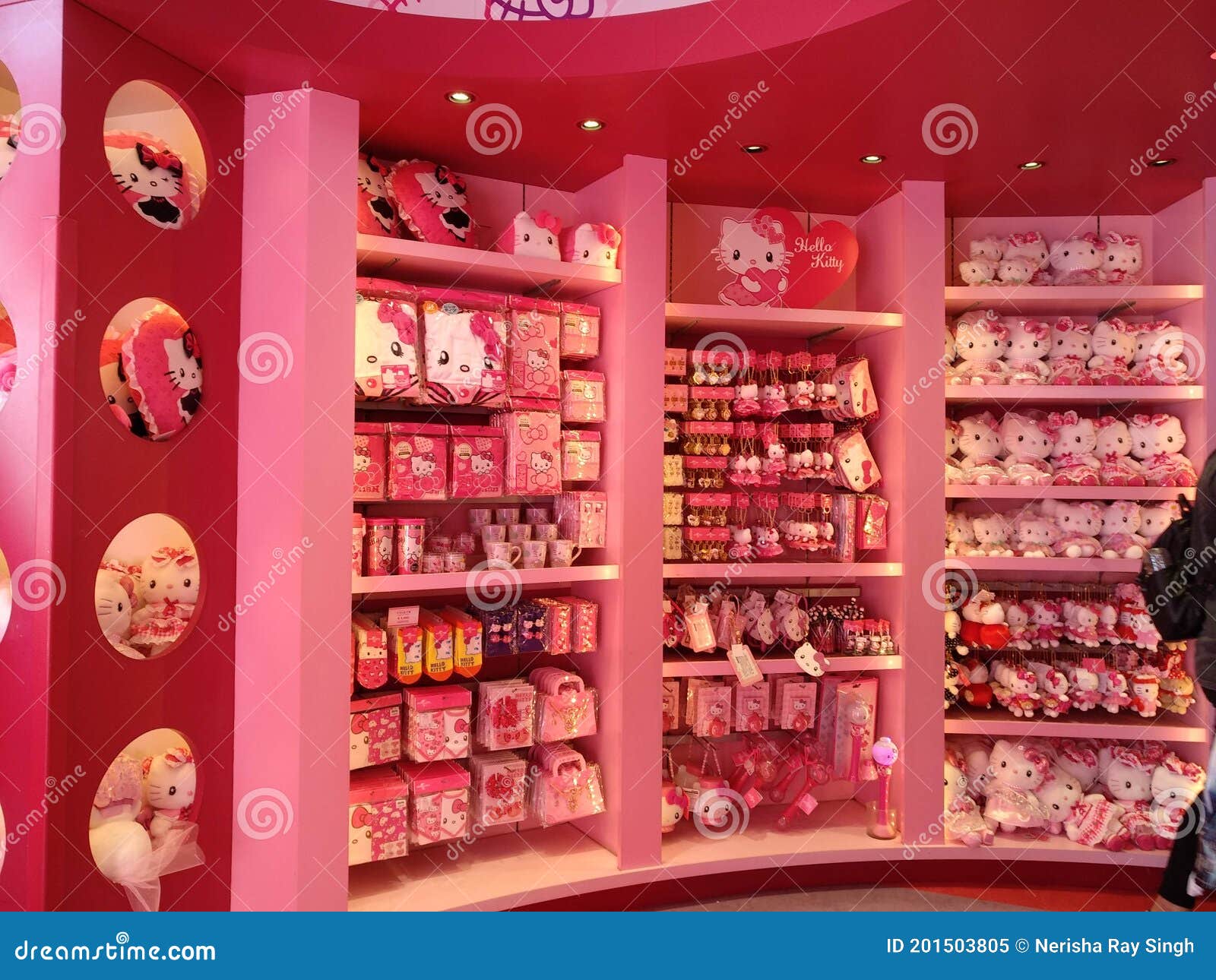 Hello Kitty store now open at Universal Orlando