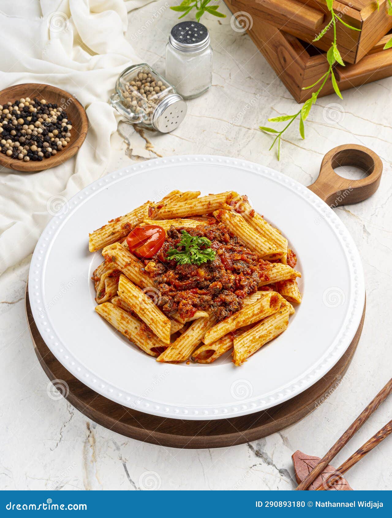 brightmood food photography of macs bolognese
