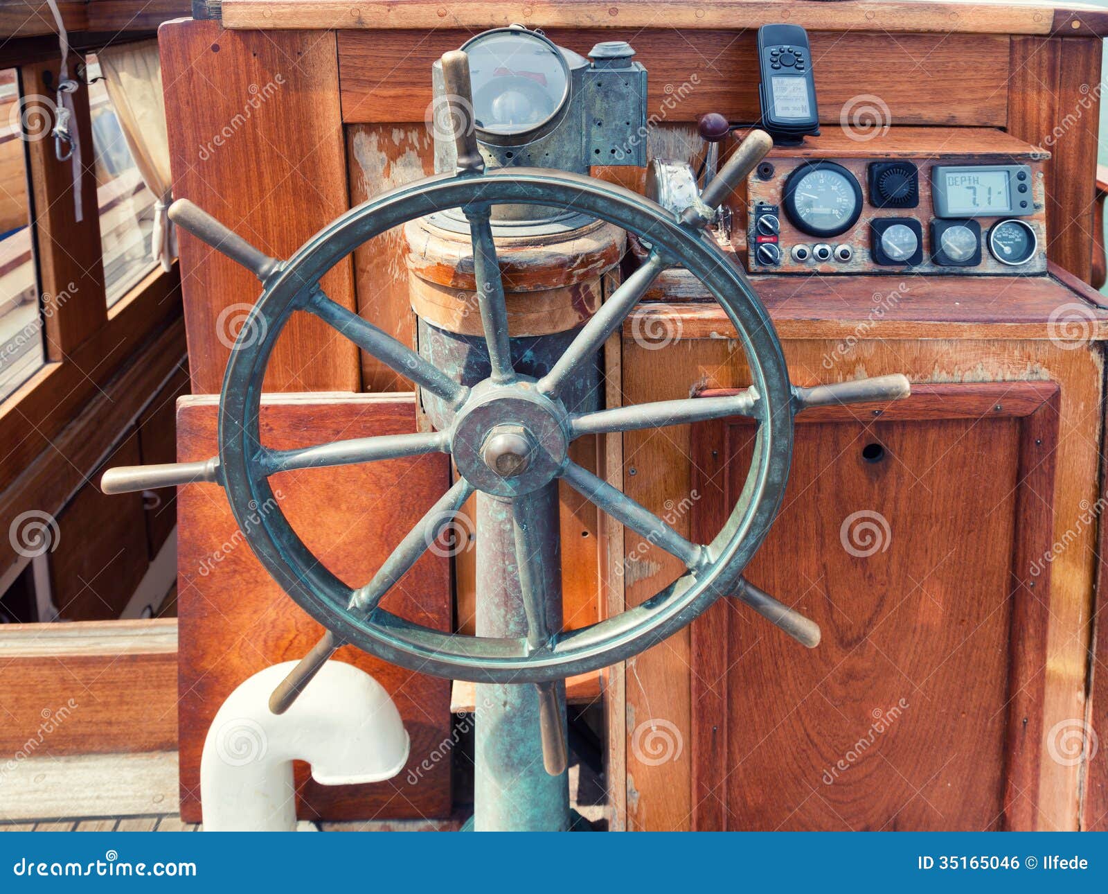 Helm Of Wooden Boat Royalty Free Stock Image - Image: 35165046