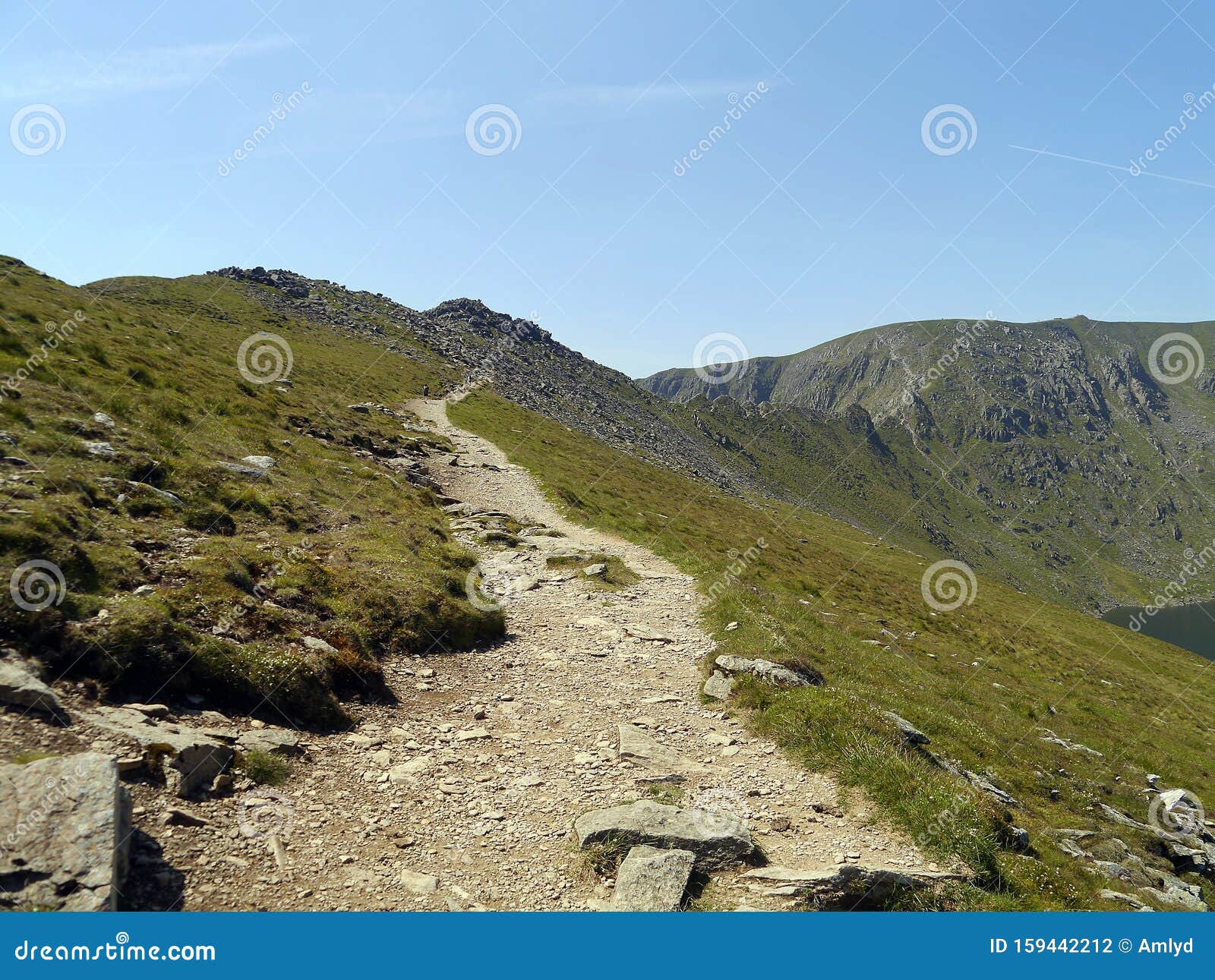 path leading to striding edge, lake district