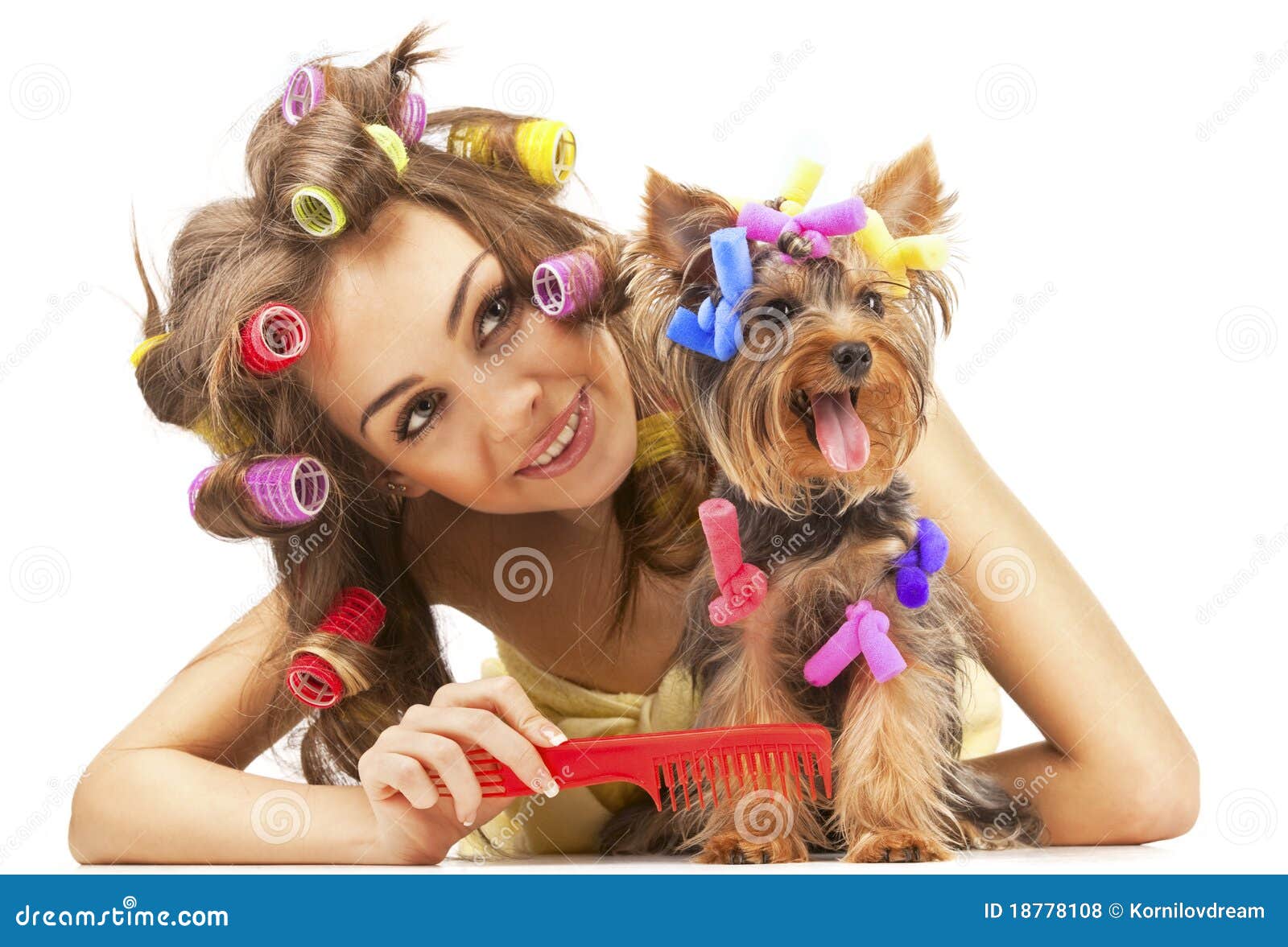 Hembra Con El Terrier De Foto de archivo - Imagen de abrazo, feliz: 18778108