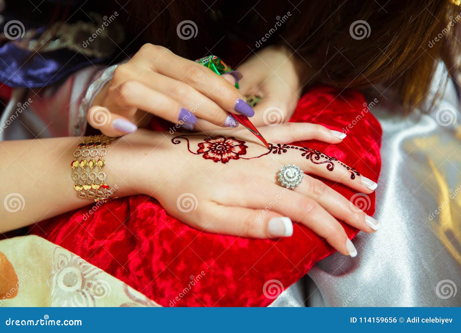 Henna Design Tattoo. Women Applying Flowers Henna Tattoo on Women Hands. Artist Applying Henna Tattoo on Bride Hands . Woman Draws Editorial Photo - Image of paint, drawing: 114159656 Henna Design Tattoo. Women Applying Flowers Henna Tattoo on Women Hands. Artist Applying Henna Tattoo on Bride Hands . Woman Draws Editorial Photo - Image of paint, drawing: 114159656