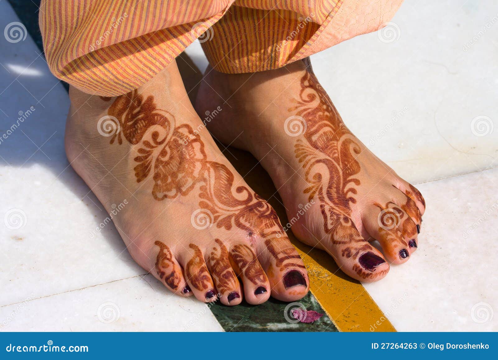 Henna on feet of bride stock image. Image of color, beautification