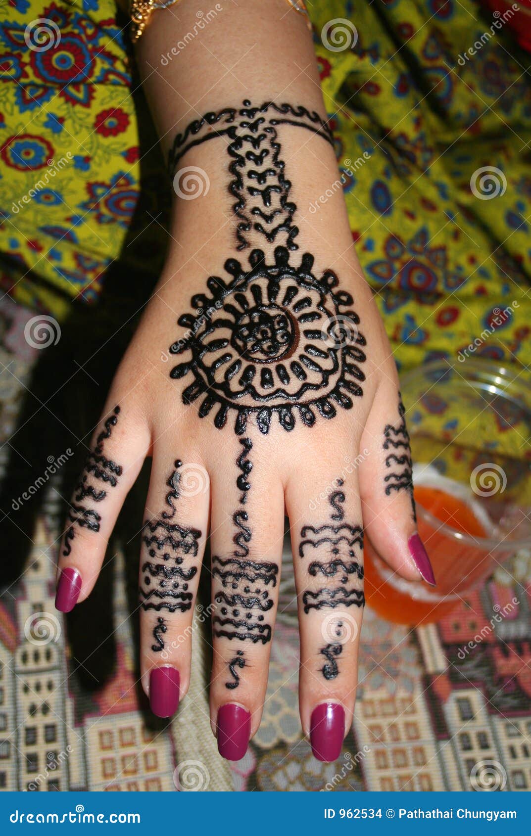 Henna Hand Stock Images - Image: 962534
