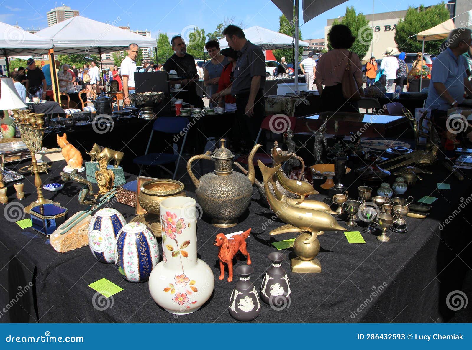 Heritage Antique Show editorial stock photo. Image of outdoor 286432593