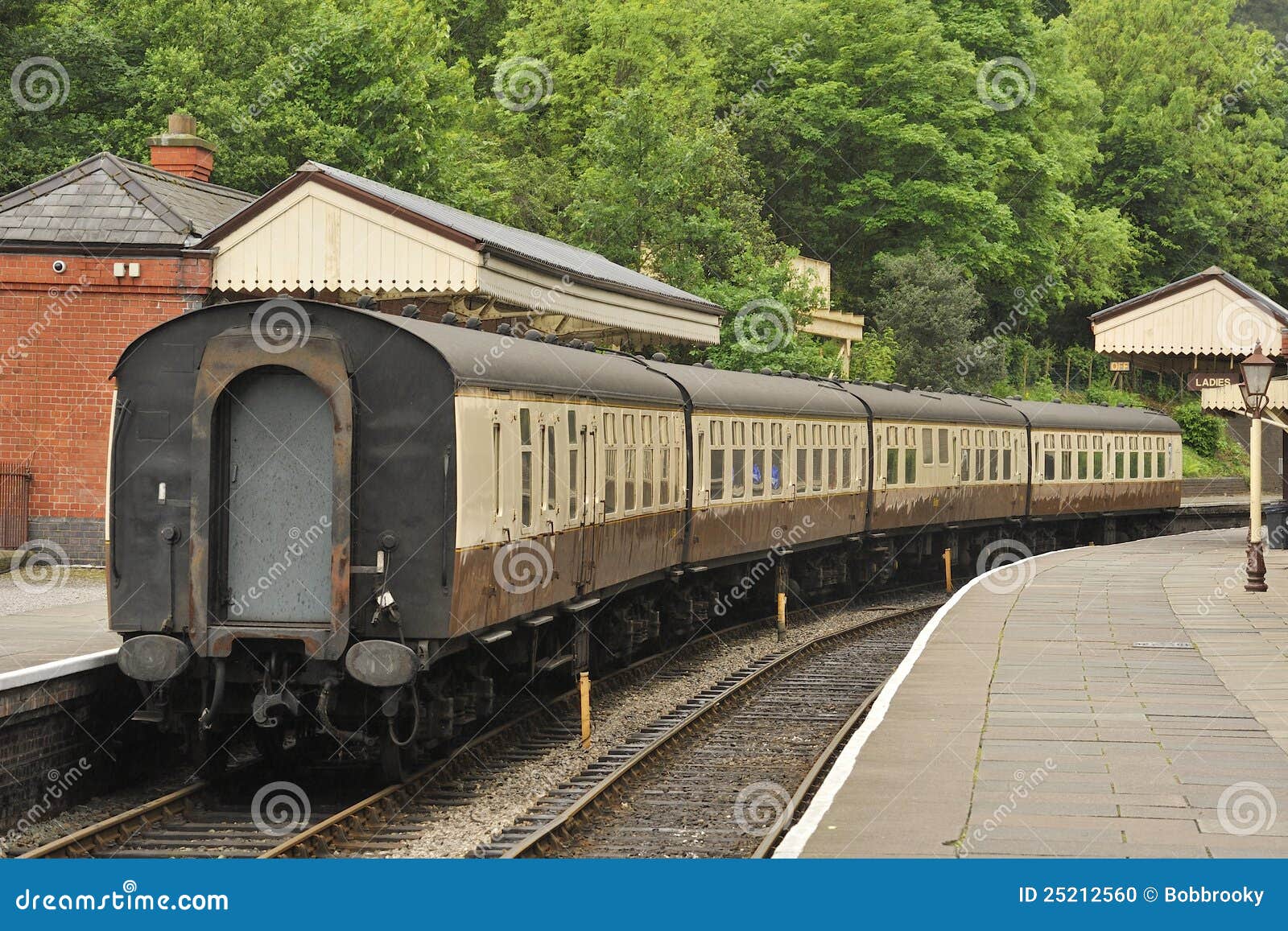 heritage rail carriages, llangollen