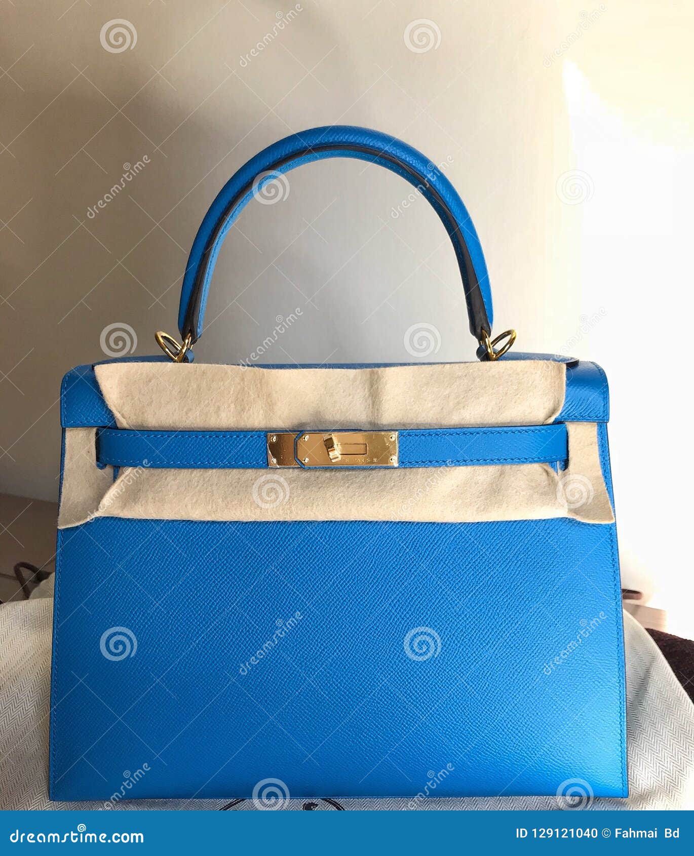 Hermes Kelly Size 28 in Blue Zanzibar Epsom Leather with Gold