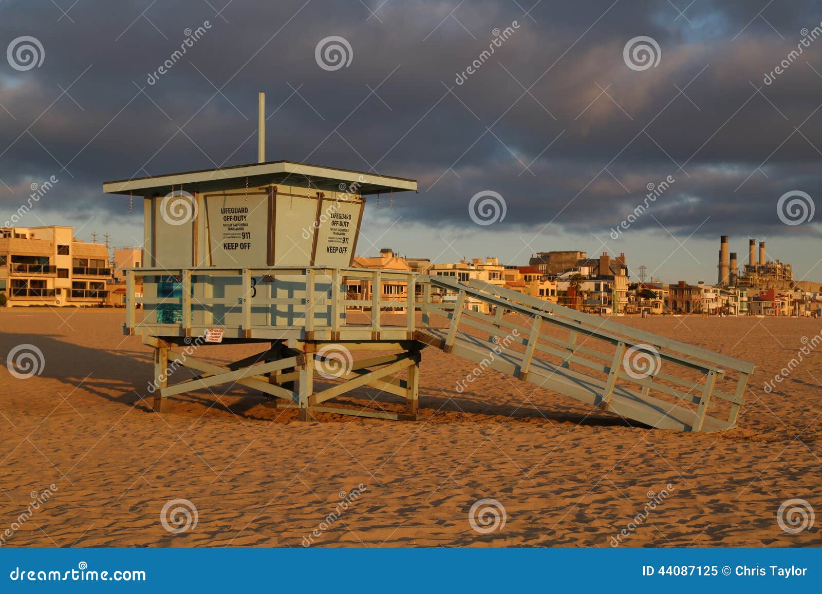 hermosa beach lifeguard shack
